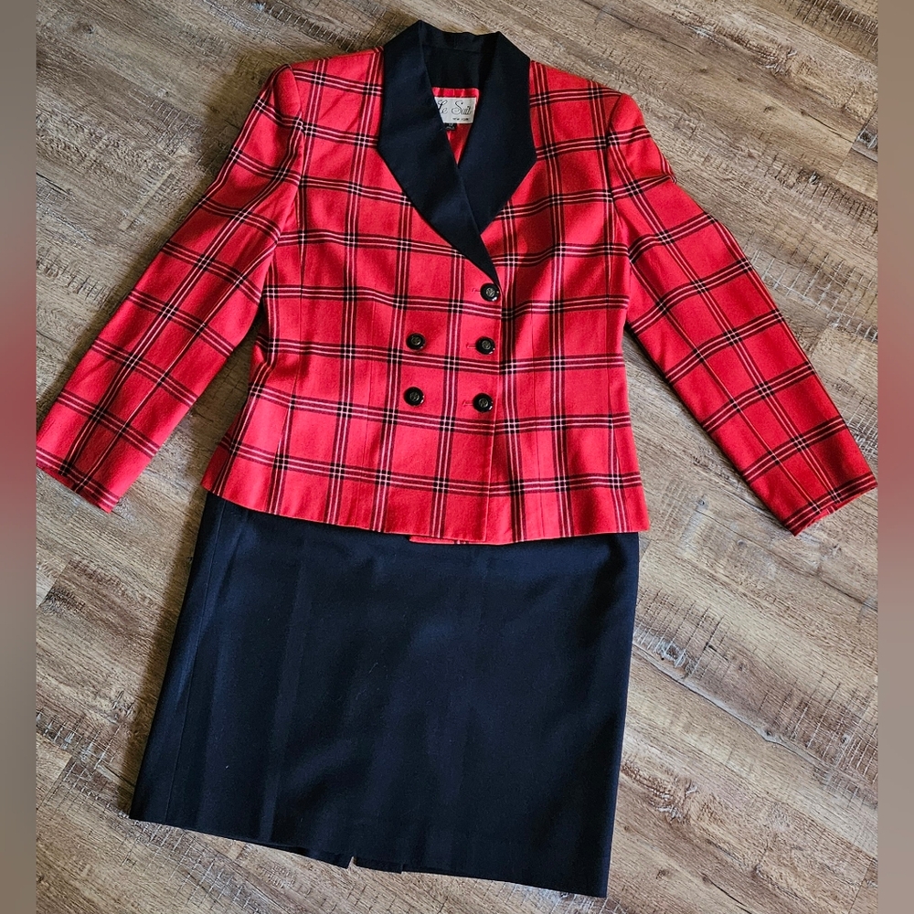 Vintage 90's Le Suit Plaid Christmas Skirt Set 12